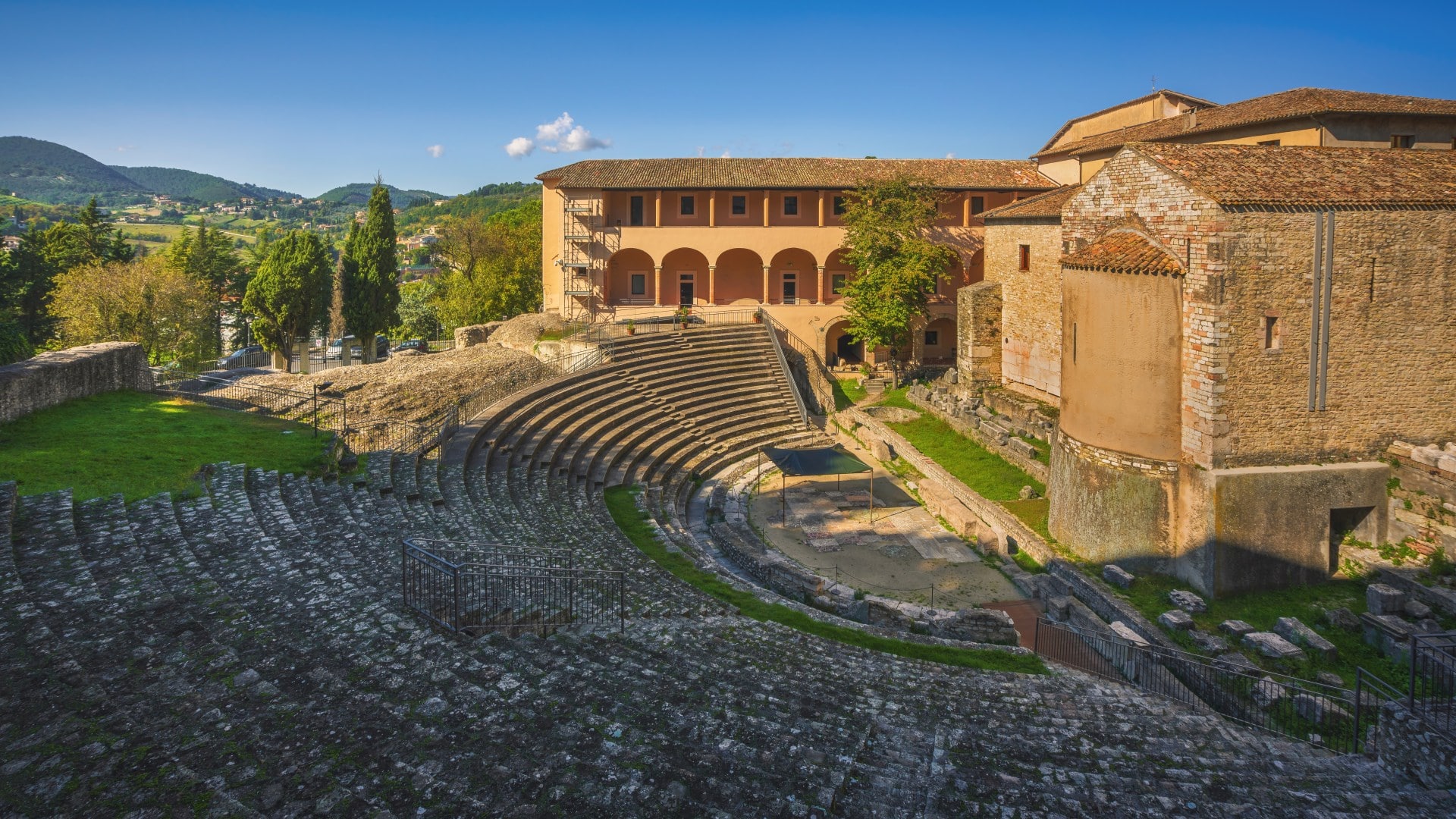 Anfiteatro Romano – Spoleto-min