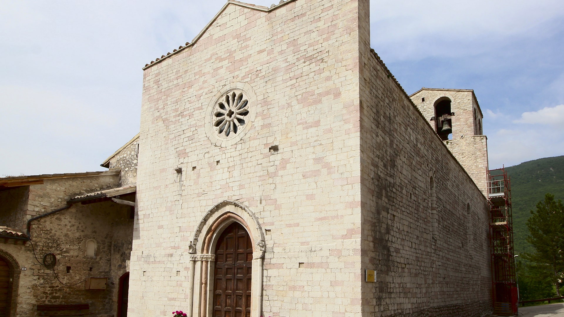 Chiesa di Santa Maria Vallo di Nera-min
